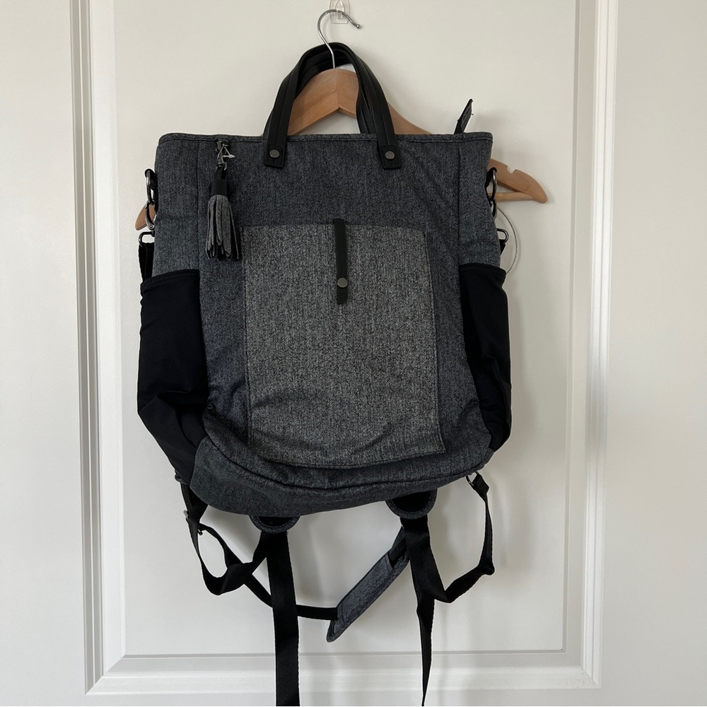 Sherpani Sojourn Tote Bag NWOT